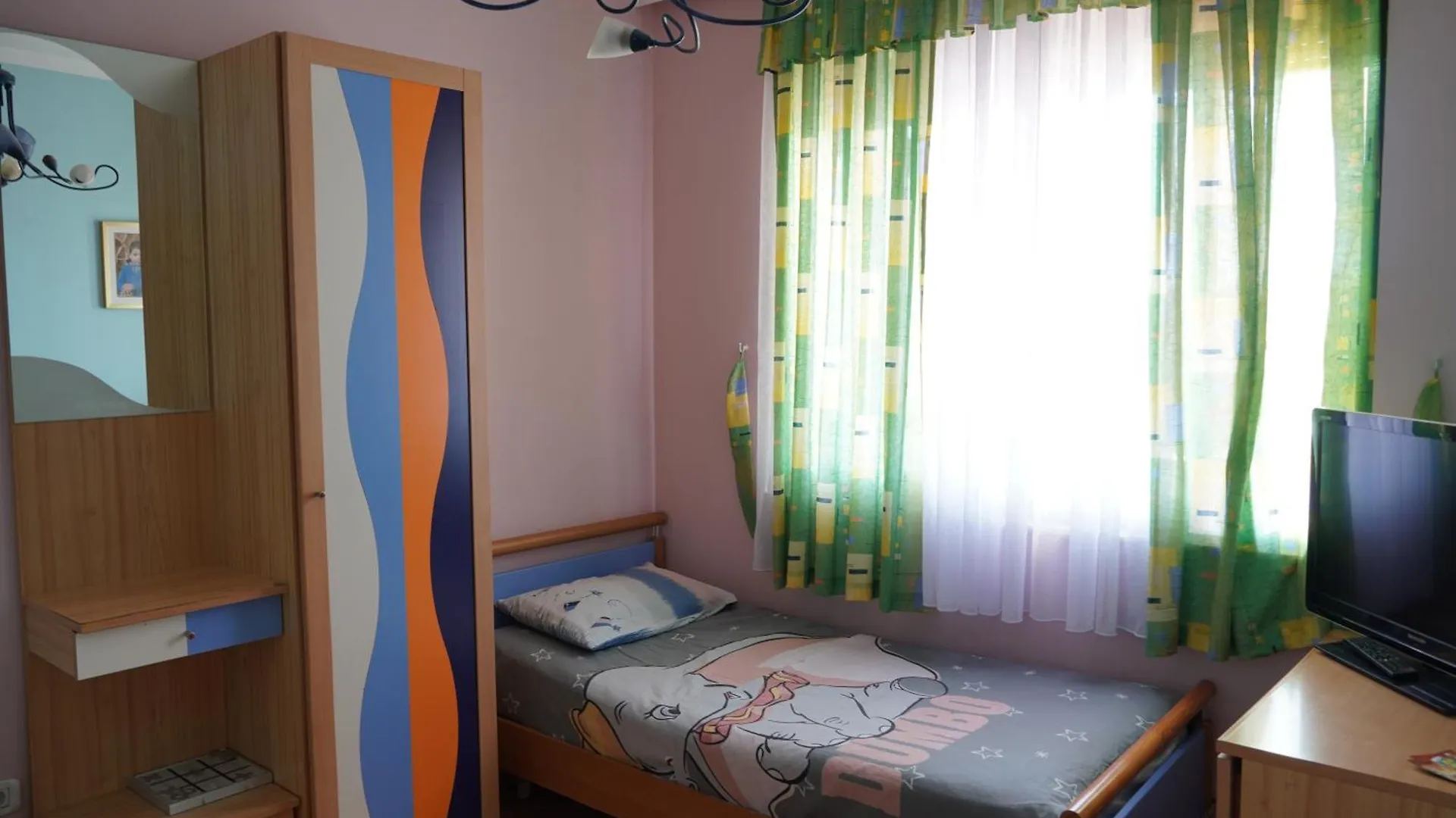 Panoramic Apartment 地拉那